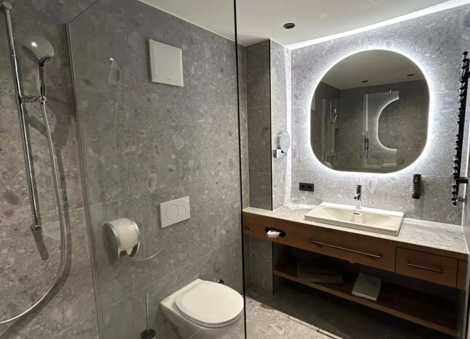****  Hotel Koeniggut Austria